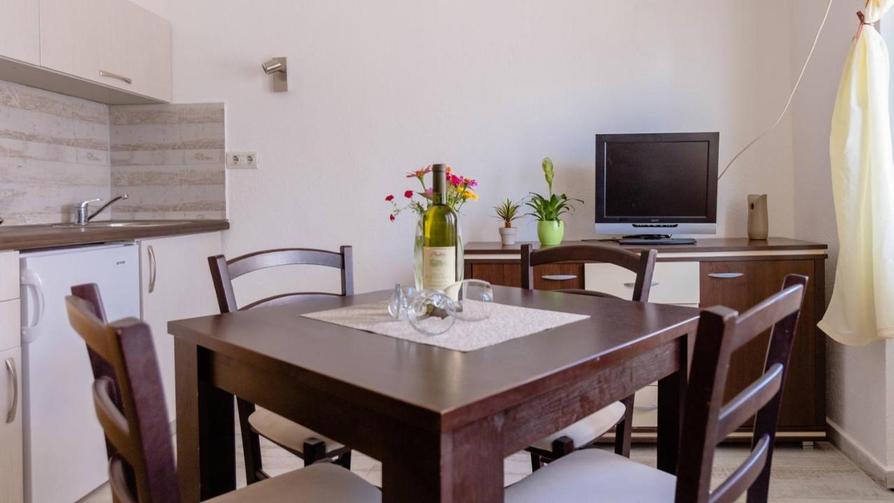 Belane Apartments Tivat Exterior photo